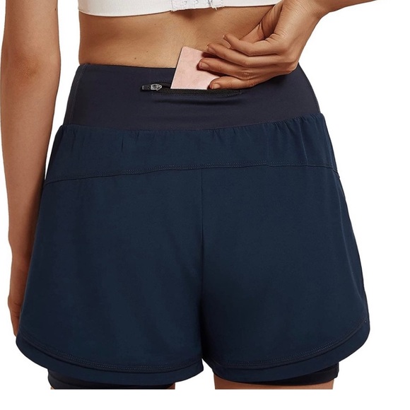 EUC INNO Athletic shorts.  Black size M - Picture 3 of 7